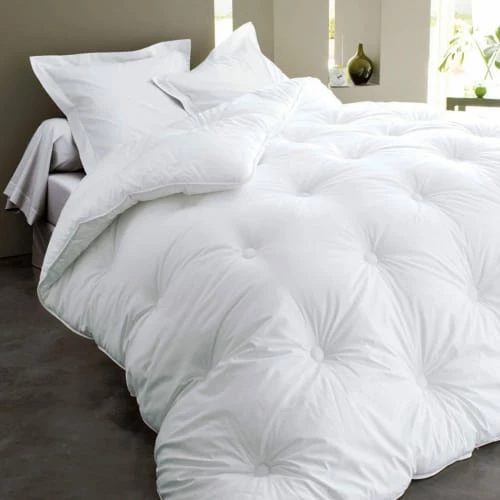Couette Légère 140x200 Blanc En Polyester 200 G/m2 1 Couette Légère 140x200 Blanc En Polyester 200 G/m2