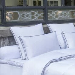 Oreiller TRIANON - 50% Duvet De Canard Blanc - Medium 65x65 Cm -Doublures De Lit Soldes 2024 oreiller trianon 50 duvet de canard blanc medium 65x65 cm 1